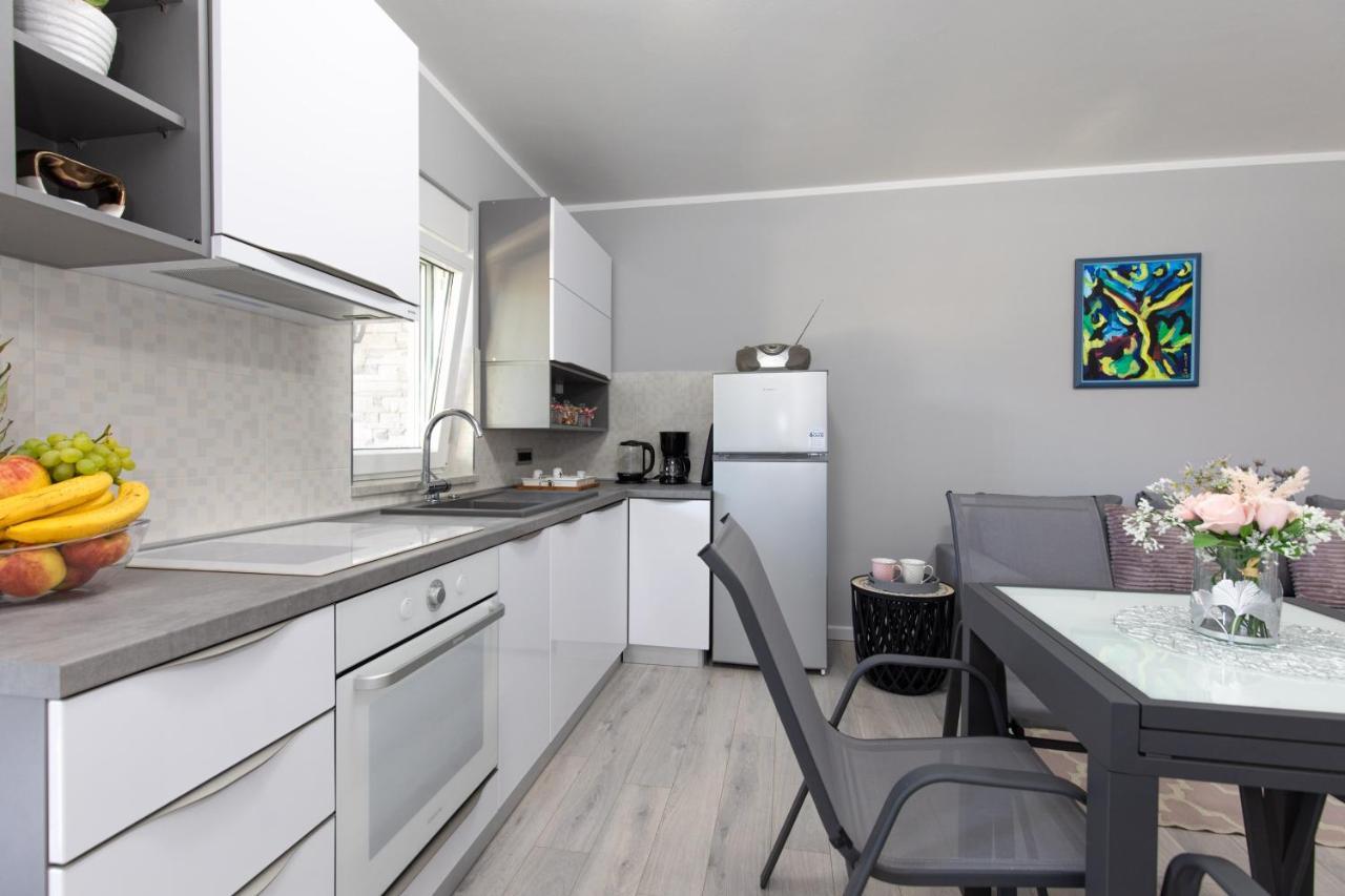 Apartment Odore Di Mare With Beautiful Garden Đảo Krk Ngoại thất bức ảnh