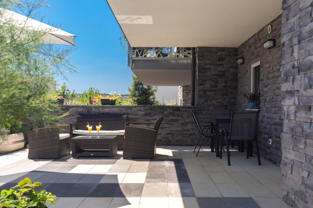 Apartment Odore Di Mare With Beautiful Garden Đảo Krk Ngoại thất bức ảnh
