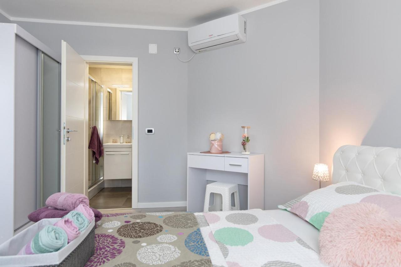 Apartment Odore Di Mare With Beautiful Garden Đảo Krk Ngoại thất bức ảnh